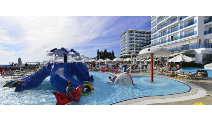 Azura Deluxe Resort & Spa poza 21