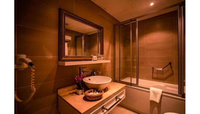 Avicenna Hotel poza 5