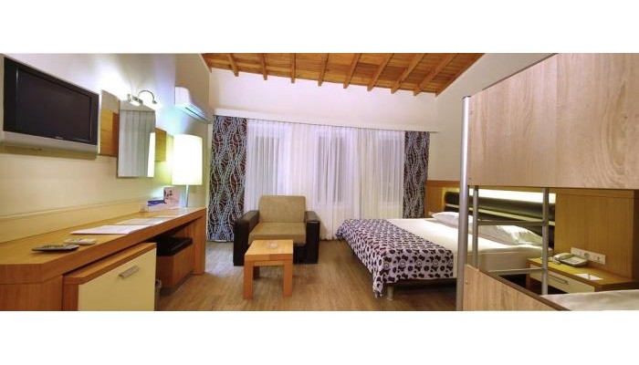 Crystal Flora Beach Resort poza 9