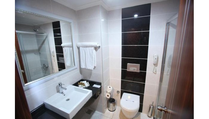 Throne Beach Resort & Spa poza 3