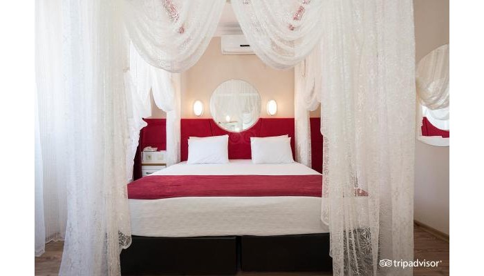 Comet Deluxe Hotel poza 11