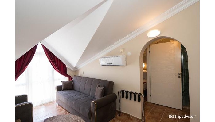 Comet Deluxe Hotel poza 10