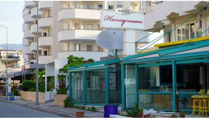 Honeymoon Hotel poza 1