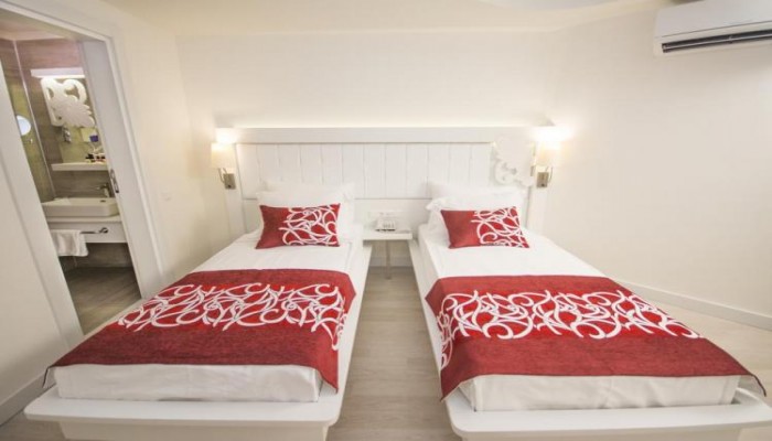 Laguna Beach Alya Resort & Spa poza 1