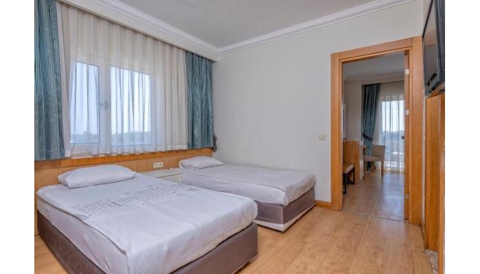 Lake River Side Hotel & Spa poza 4